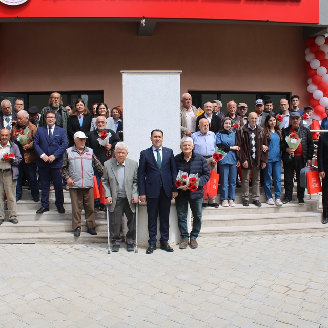 Yapımı tamamlanan Aydın Huzurevi ilk yaşlı kabulünü gerçekleştirdi
İlk etap...