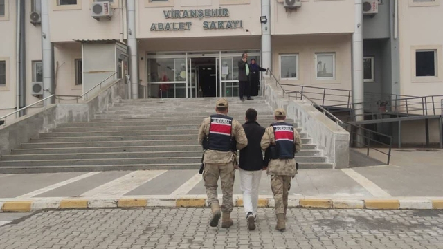 Hırsızlık suçundan aranan şahıs yakalandı