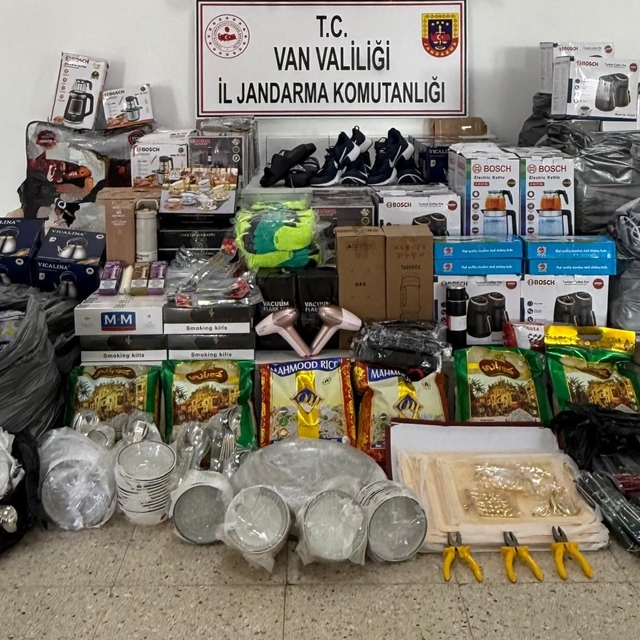 Van'da gümrük kaçağı malzeme ele geçirildi