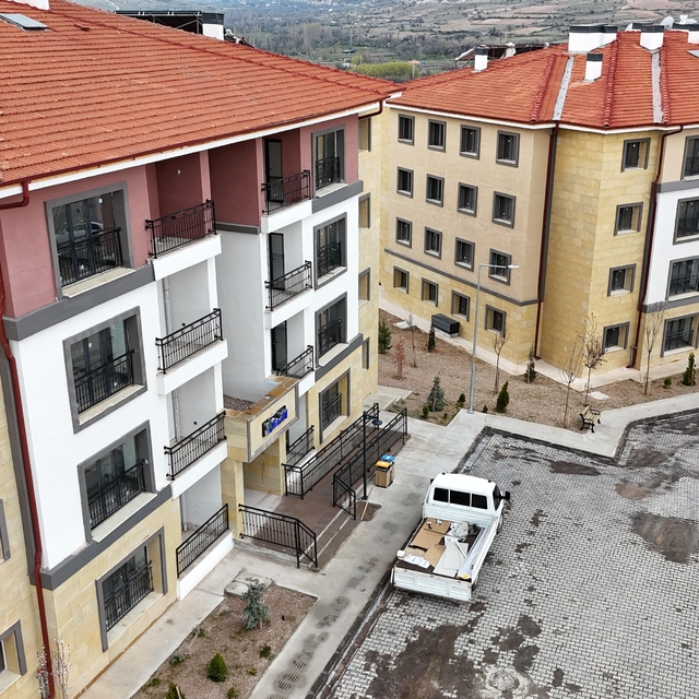 Nevşehir'de TOKİ konutları hak sahiplerine teslim edildi