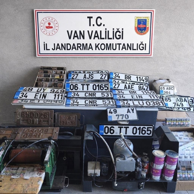 Van'da sahte sahte plaka basanlara operasyon
