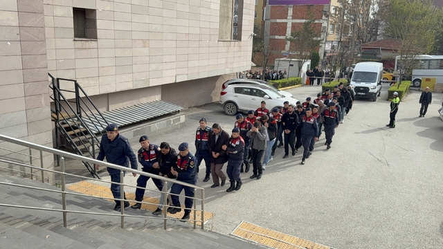 Tefecilik iddiasıyla yakalanan 15 şüpheli adliyeye sevk edildi