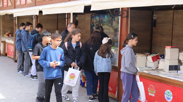 Edirne'de çocuk ve gençlere yönelik düzenlenen kültür ve bilim şenliği başladı