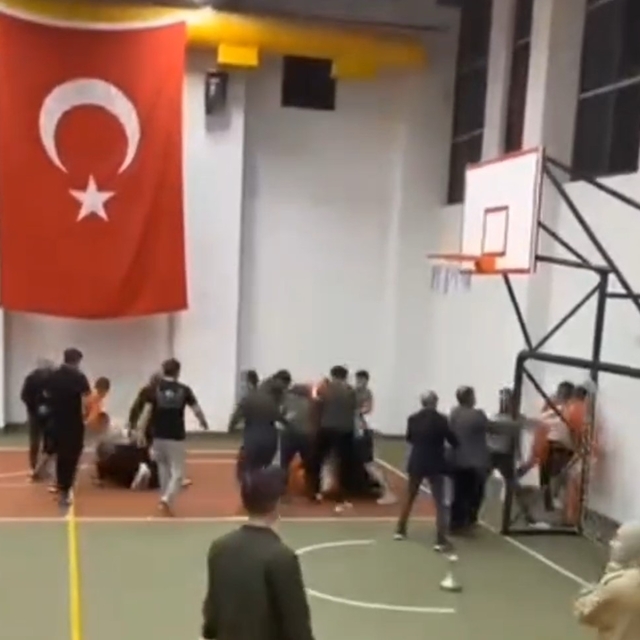 Voleybol turnuvasında 6 öğretmen darp edildi