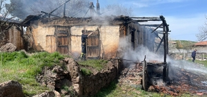 Çorum'da metruk ev yangını