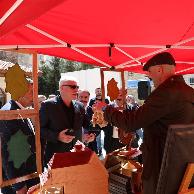 Bayburt'ta yöresel ürün stantları açıldı