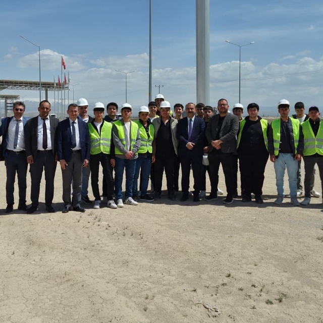 Meslek lisesi öğrencilerine teknik gezi desteği