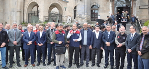 Bilecik'te ve Kütahya'da Kahramanmaraş'taki okul saldırısında ölenler için gıyabi cenaze namazı kılındı