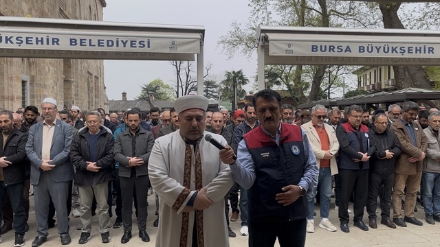 Ayla öğretmen ve 8 öğrenci için Bursa'da gıyabi cenaze namazı kılındı