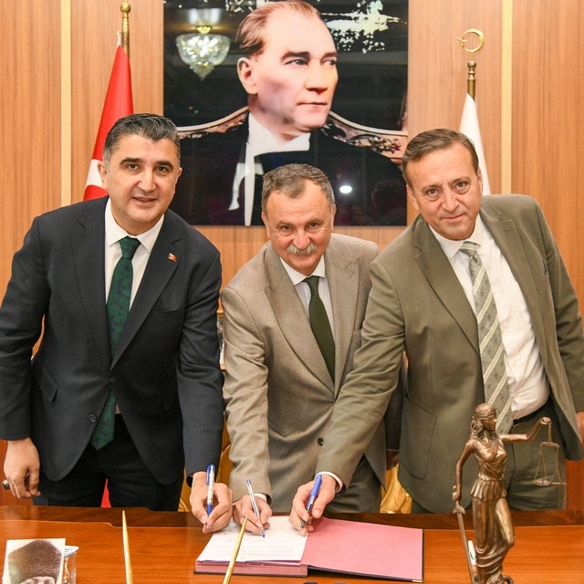 Yunusemre Belediyesinden Aigai kazısına destek