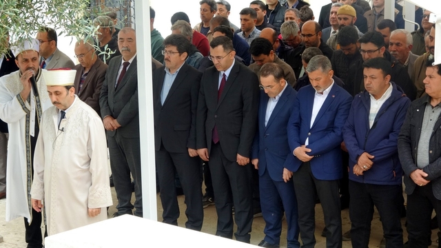 Muğla'da hayatını kaybeden öğrenciler ve öğretmen için gıyabi cenaze namazı kılındı