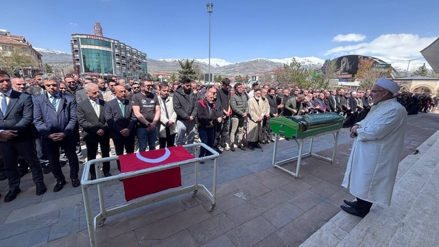Saldırıda hayatını kaybedenler için Erzincan'da gıyabi cenaze namazı kılındı