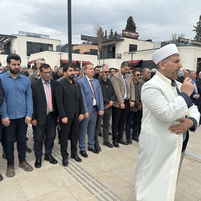 Kahramanmaraş'taki saldırıda hayatını kaybedenler için 3 ilde gıyabi cenaze...