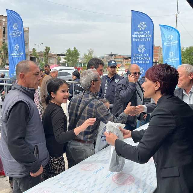 İncirliova'da vatandaşlara ücretsiz fide dağıtıldı