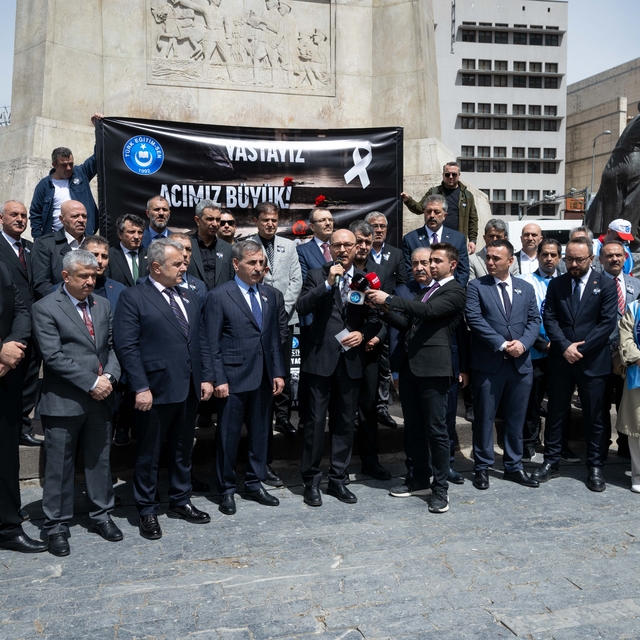 Türk Eğitim-Sen üyeleri, Şanlıurfa ve Kahramanmaraş'taki okul saldırılarını...