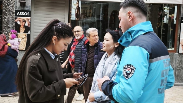 On binlerce turiste hizmet verdiler