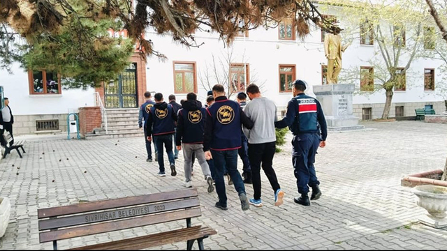 Çobanları hamama götürüp, 5 milyon lira değerindeki büyükbaşları çaldılar