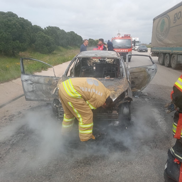 Biga-bandırma karayolunda çıkan araç yangını söndürüldü