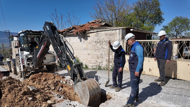 Yatağan Dere Mahallesi'nde içme suyu hatları yenileniyor
