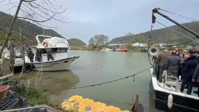 Türkiye'nin taşımacılık yapılabilen tek ırmağı daha modern görüntüye kavuşacak
Bartın Irmağı'nda iskele ve çekek yerlerine düzenleme yapılacak