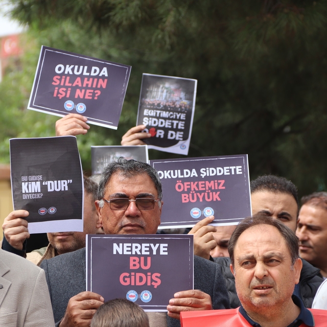 Kahramanmaraş'taki olayda vefat eden Turgutlulu öğretmen Ayla Kara ve öğren...