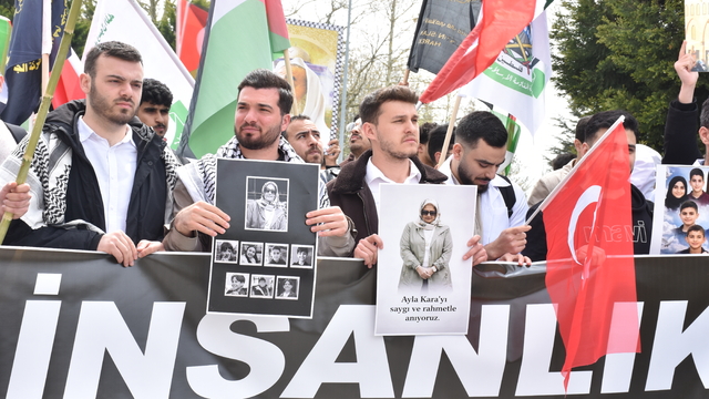 Sakarya'da üniversite öğrencileri Filistin'e destek yürüyüşü düzenledi