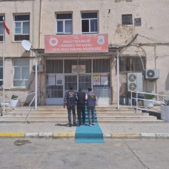 Mardin'de 50 yıl cezası bulunan 2 firari yakalandı