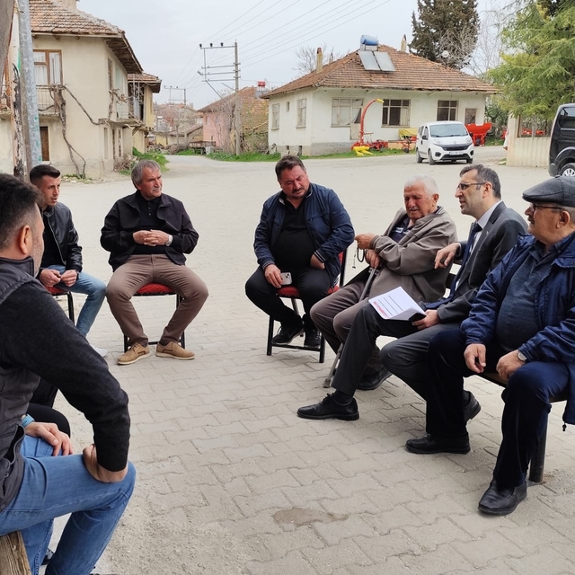 Uşak'ta İl Tarım ve Orman Müdürlüğü ekipleri üreticilerle bir araya geldi