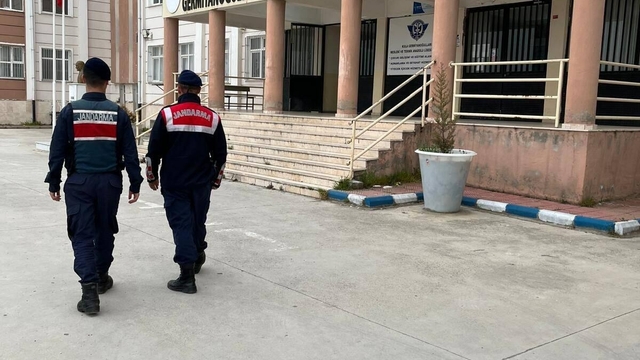 Manisa'da jandarma ekipleri sorumluluk bölgesindeki 474 okulda önlem aldı