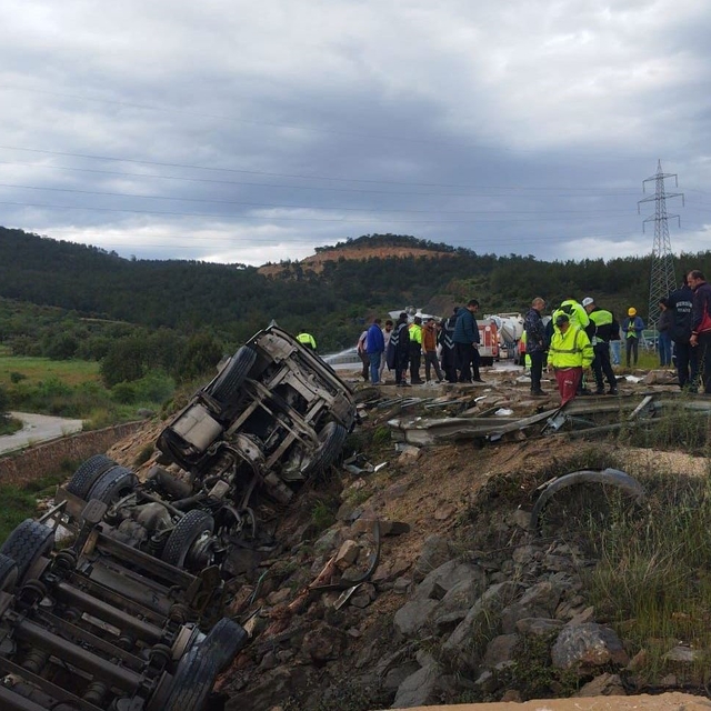 Kanala düşen tankerde can pazarı