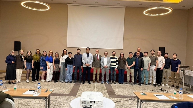 Erzincan'da kuru göz hastalığına yönelik bilimsel sunum