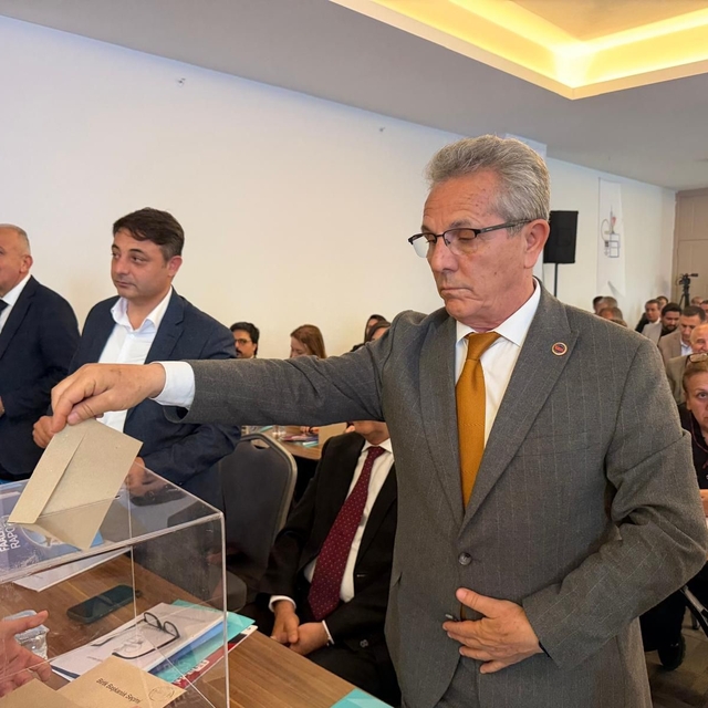 Başkan Tetik Ege Belediyeler Birliği encümen üyeliğine yeniden seçildi