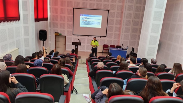 Emet MYO'da genel trafik kuralları konferansı