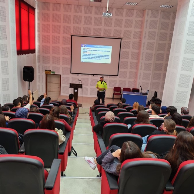 Emet MYO'da genel trafik kuralları konferansı