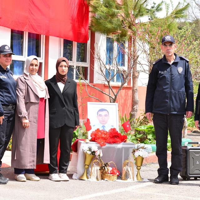 Şehit polisin adı memleketi Feke'de okula verildi