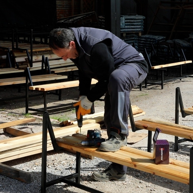 Elazığ Belediyesi atölyelerinde çalışmalar aralıksız sürüyor