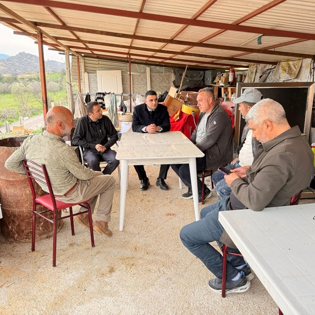 Orman yangınlarından etkilenen vatandaşların geçici barınma alanları incele...