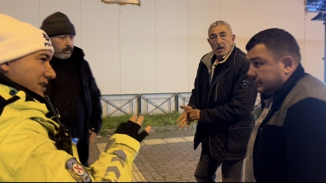 Trafik uygulamasında sürücü değişikliği oyunu, polisin PTS kayıtlarını istemesiyle bozuldu
Bursa'da direksiyonda ehliyetsiz sürücü oyunu PTS'ye takıldı