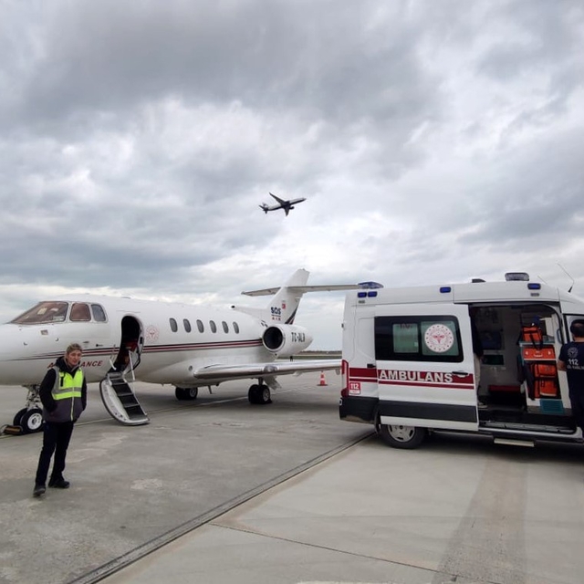 Van'da 2 günlük bebek için ambulans uçak havalandı