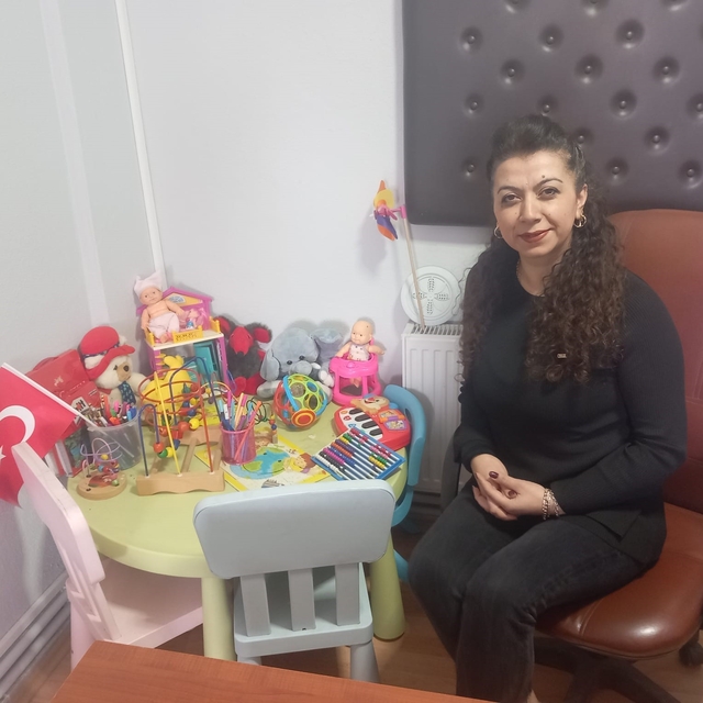 Gültepe Muhtarlığı'nda çocuklar için oyun masası hazırlandı
Aileleri muhtar...