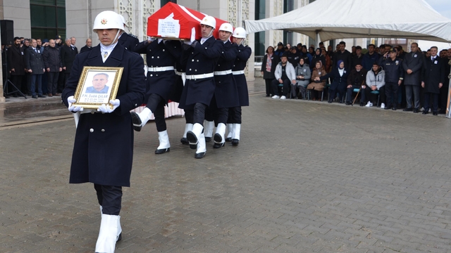 Kanserden hayatını kaybeden polis memuru için uğurlama töreni