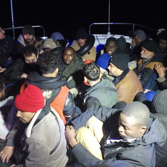 Bodrum'da su alan bottaki 30 kaçak göçmen kurtarıldı