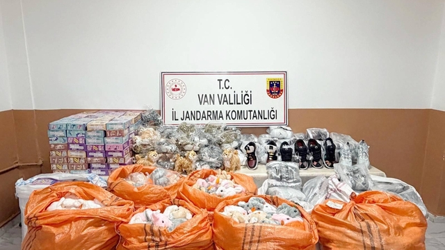 Van'da gümrük kaçağı eşya ele geçirildi