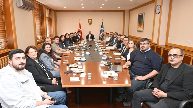 Rektör Adıgüzel'in katılımıyla "AUPRESS Dergi Editörleri Değerlendirme Toplantısı" yapıldı