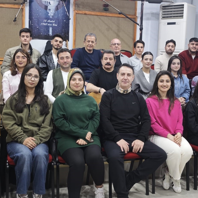 TRT Erzurum Radyosu'nda ustalar ile gençler buluştu
