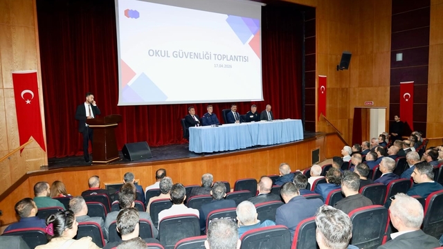 Kahta'da okul güvenliği toplantısı düzenlendi