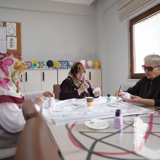 Düzce'de ilk ve tek, Türkiye'ye örnek
Alzheimer hastaları gündüz bakım merk...
