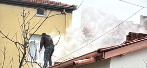 Müstakil evde baca yangını paniğe neden oldu