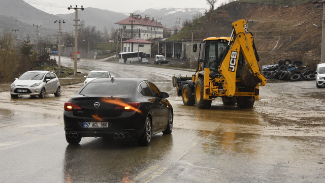 Bitlis'te aynı noktada 2 ay sonra yine heyelan meydana geldi