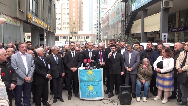 İYİ Parti Bursa'da istifa dalgası: İlçelerde peş peşe ayrılıklar